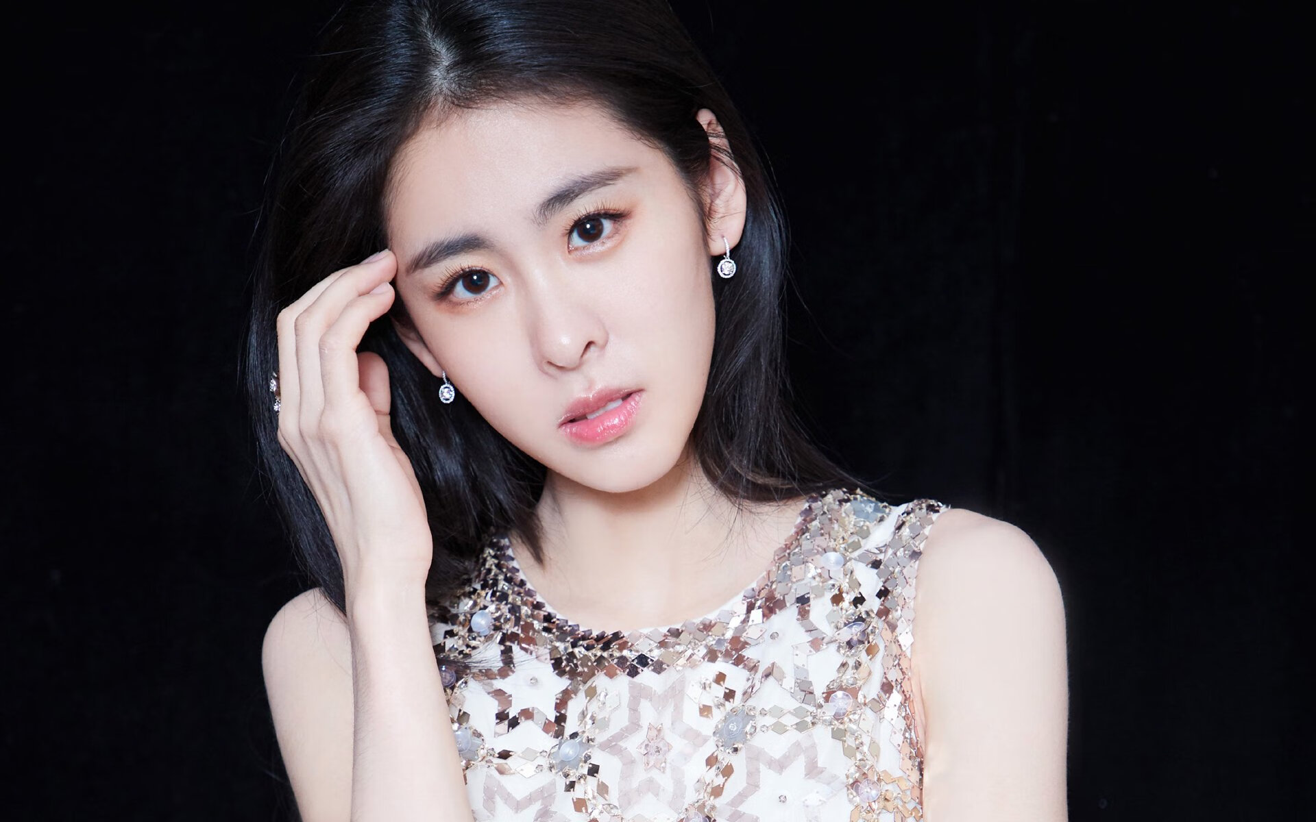 青少年“拼搏奋进”公益志愿者在全国多个城市开展青春助力公益行动