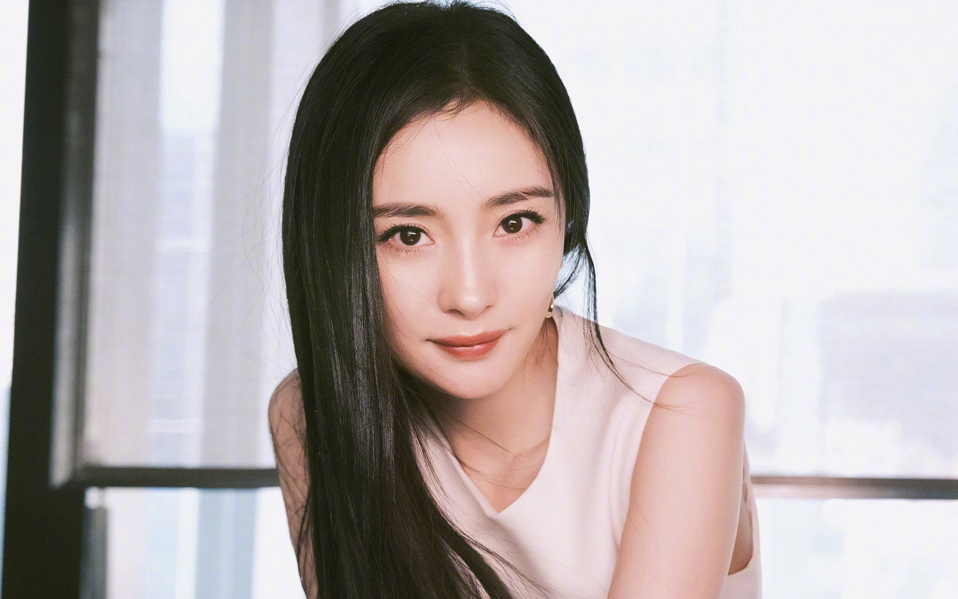 乐鱼电竞-英超比赛中的临场应变能力，英超的场地小