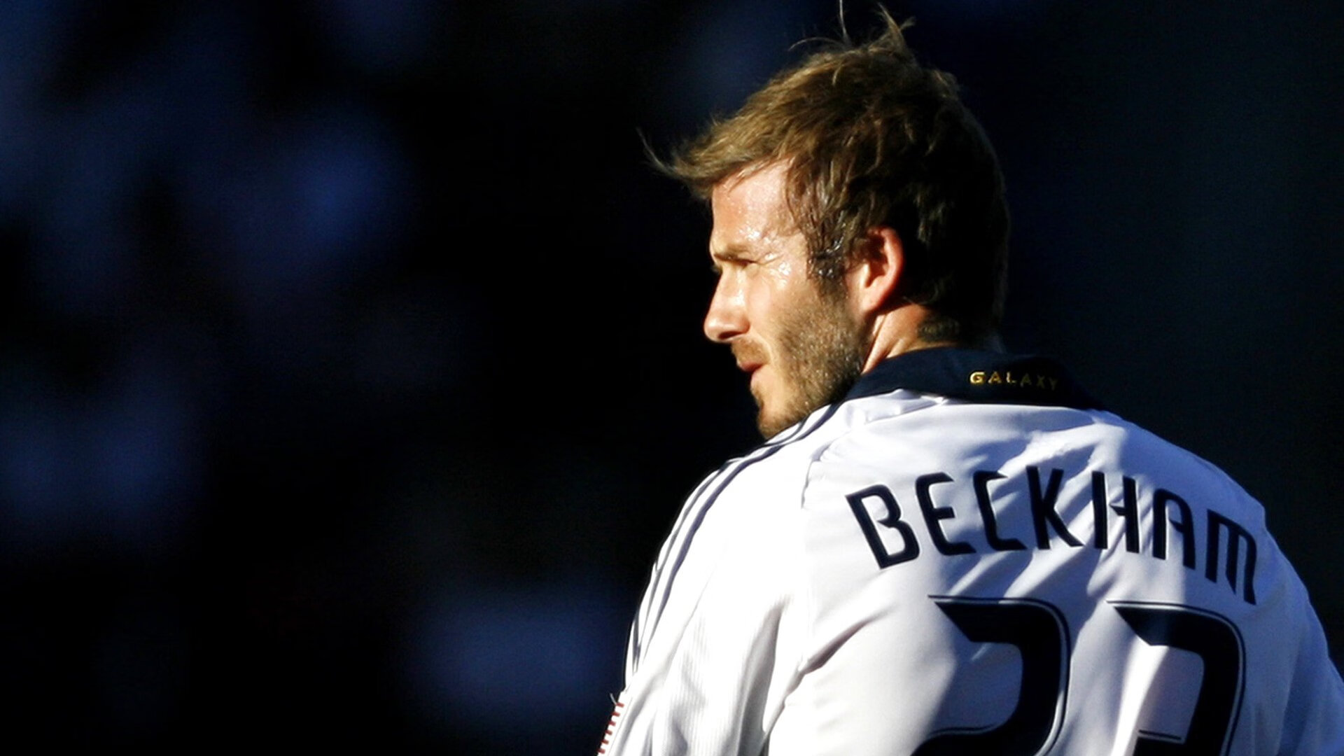 leyu平台-“惊天逆转！抢先领先后被逆转，剧情反转精彩纷呈”，惊天逆转最后捡走u盘的人是谁